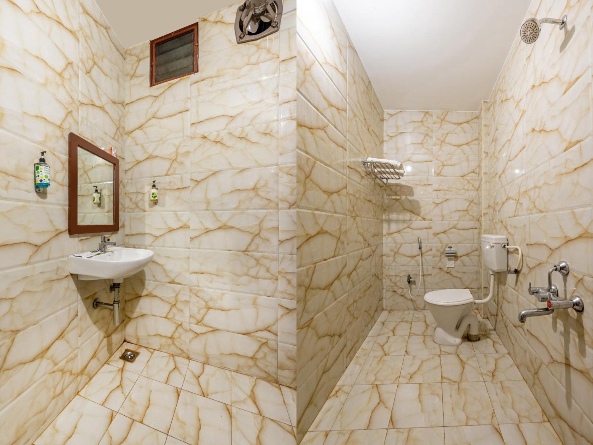 פונדיצ'רי Treebo Grace Inn, 3 Min Walk From Promenade Beach מראה חיצוני תמונה